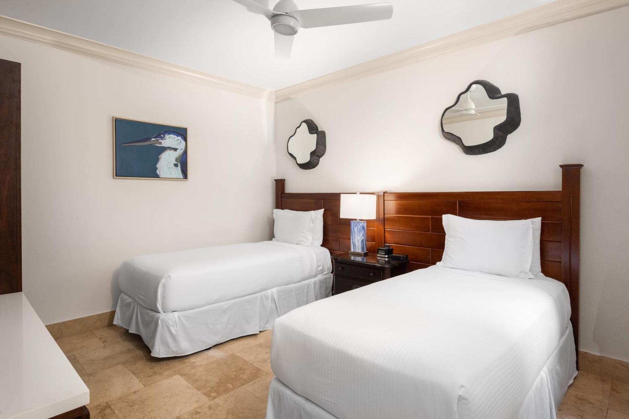 Hotel Windsong On The Reef à Grace Bay Extérieur photo